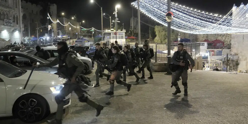 Pasukan Israel Kembali Serbu Masjid Al-Aqsa, Tujuh Orang Luka-luka
