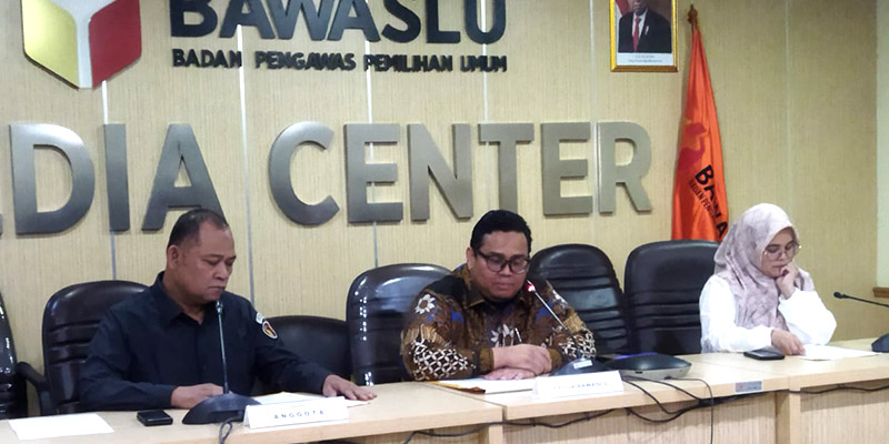 Amplop Said PDIP Diamankan Bawaslu, Ray Rangkuti: Kualitas Pemilu 2024 Semakin Mengkhawatirkan