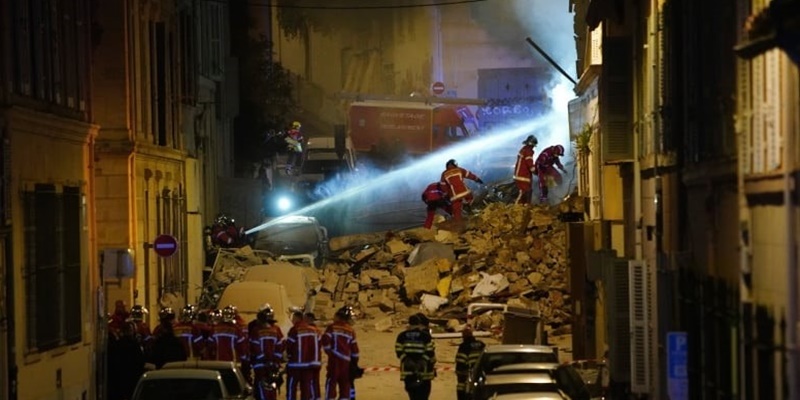 Delapan Orang Belum Diketahui Nasibnya Setelah Apartemen 4 Lantai di Marseille Ambruk