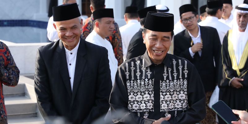 Jokowi Promosi Cawapres Ganjar, Aktivis: Bapak Enggak Malu?