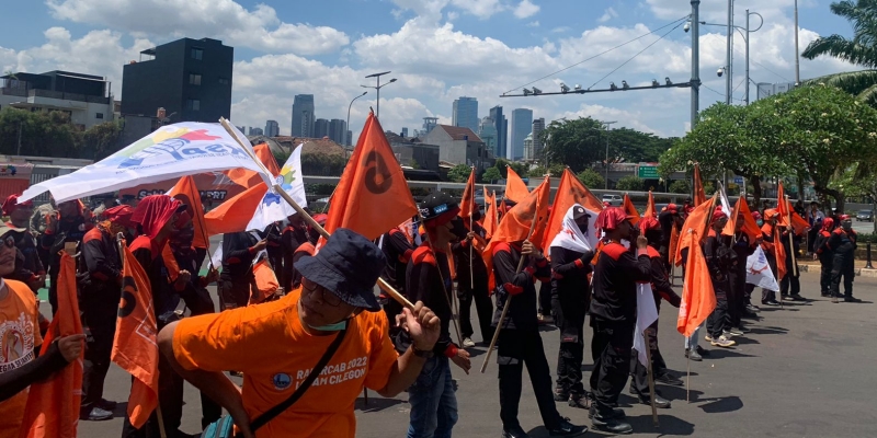 Panas-panasan di Depan Gedung DPR, Tuntutan Buruh Belum Berubah