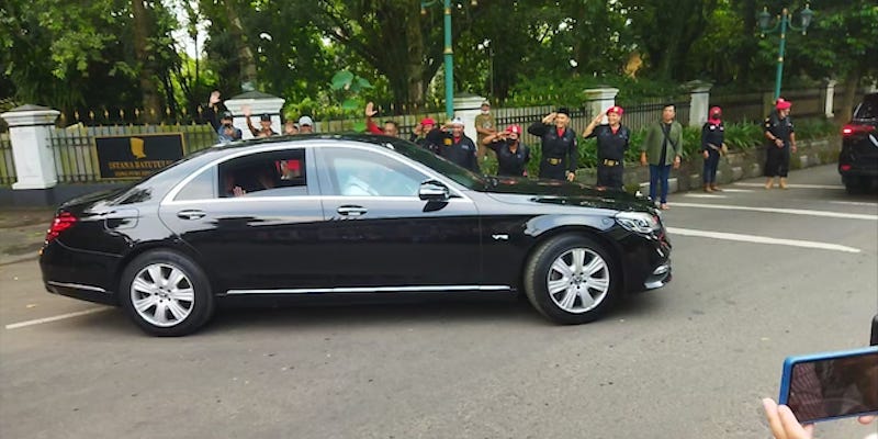 Pulang dari Istana Batutulis, Ganjar Pranowo Semobil dengan Jokowi