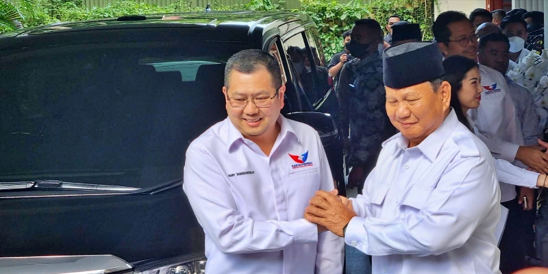 Tiba di Kertanegara, Hary Tanoe Disambut Hangat Prabowo