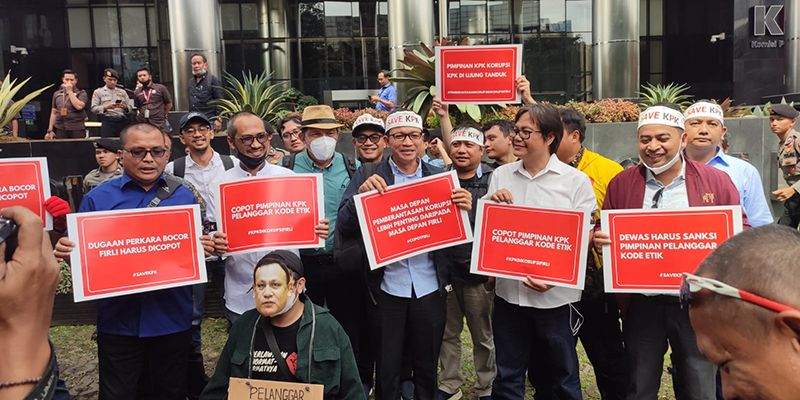 Bocor Dokumen Biasa, Mantan Pimpinan KPK Demo KPK Baru Luar Biasa