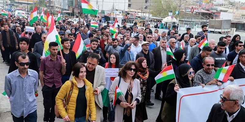 Ratusan Masyarakat Kurdi Irak Berunjuk Rasa atas Pengeboman yang Diduga Dilakukan Militer Turki