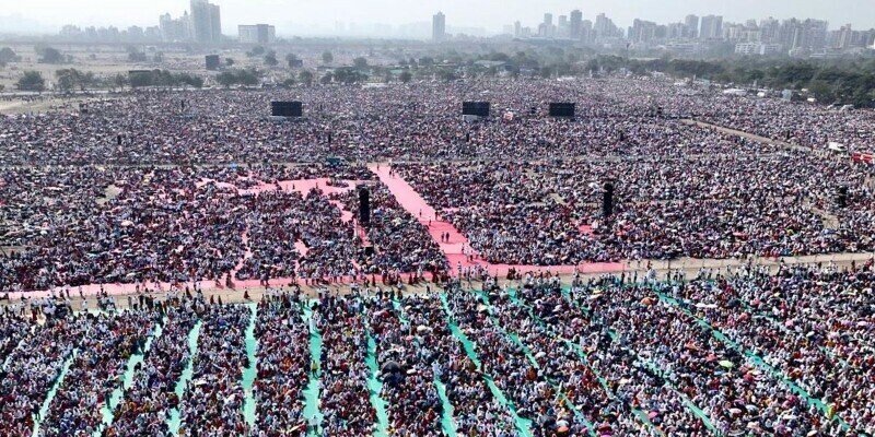 Sebelas Orang Tewas Setelah Tersengat Matahari di Mumbai India