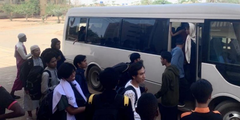 Kemlu Evakuasi 538 WNI dari Sudan, Siap Dipulangkan ke Indonesia Lewat Jeddah