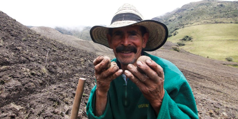 Warga Kolombia yang Tinggal Dekat Gunung Berapi Menolak untuk Dievakuasi