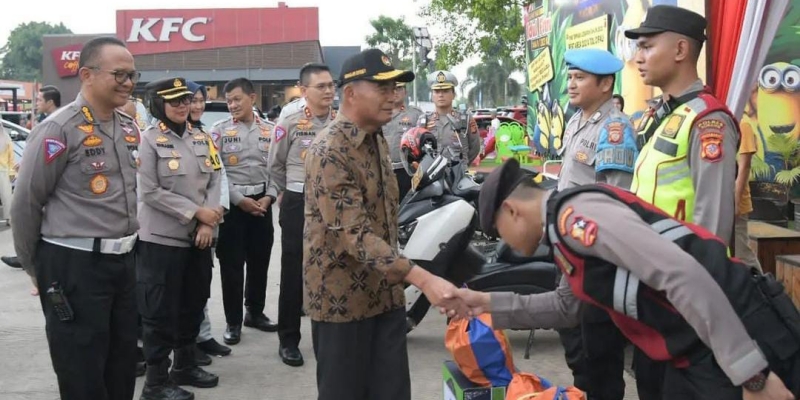 Hari Kedua Lebaran, Menko PMK Gelar Rapat Virtual dan Tinjau Rest Area