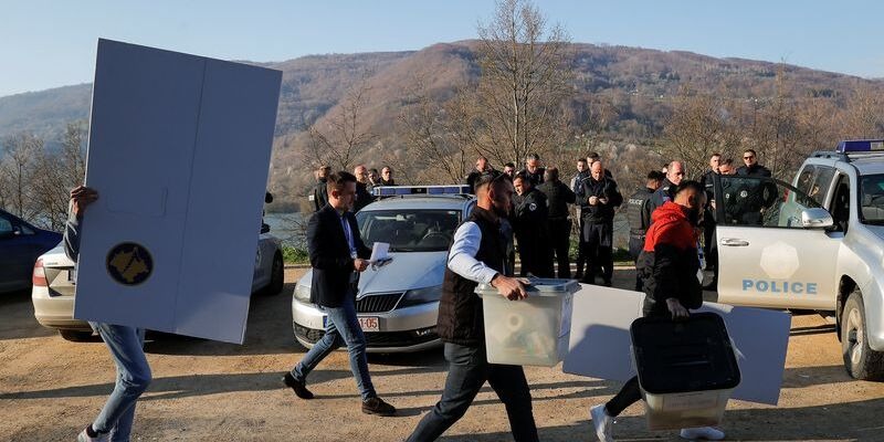 Warga Serbia di Kosovo Boikot Jalannya Pemilu Lokal