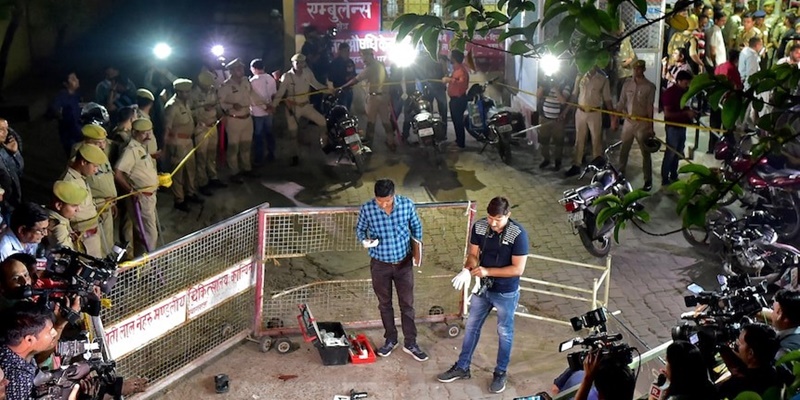 Mantan Anggota Parlemen India Ditembak Mati di Depan Polisi dan Wartawan
