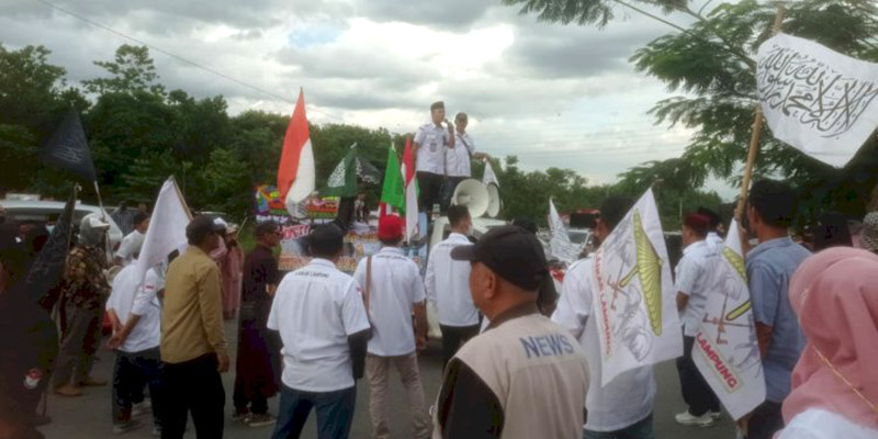 Gelar Unjuk Rasa di Mapolda, Laskar Lampung Minta Ketua RT 12 Wawan Dibebaskan