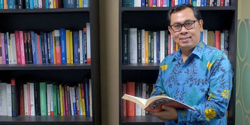 Yustinus Prastowo Stafsus Menkeu Jadi Komisaris Semen Indonesia