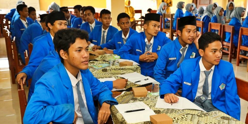 Siapkan Penulis Andal, Gus Gus Nusantara Gelar Pelatihan untuk Pelajar SMK di Gresik