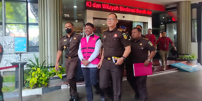 Ujang Komaruddin: Jika Kasus Johnny Plate Kental Nuansa Politis Menciderai Nilai Hukum