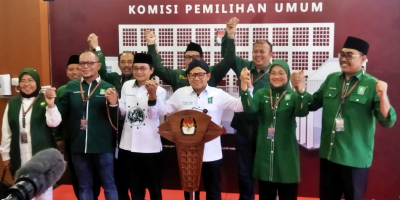 Serahkan Daftar Bacaleg DPR RI ke KPU RI, Cak Imin Optimis Rebut 100 Kursi