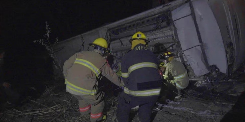 Bus Terperosok ke Jurang, 18 Orang Tewas