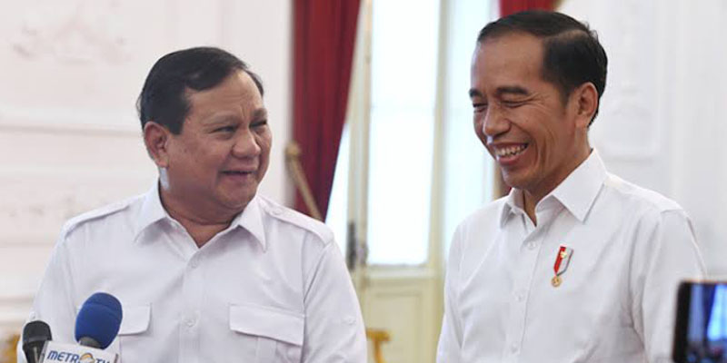 Main Dua Kaki, Jokowi Lebih Suka Prabowo atau Ganjar?