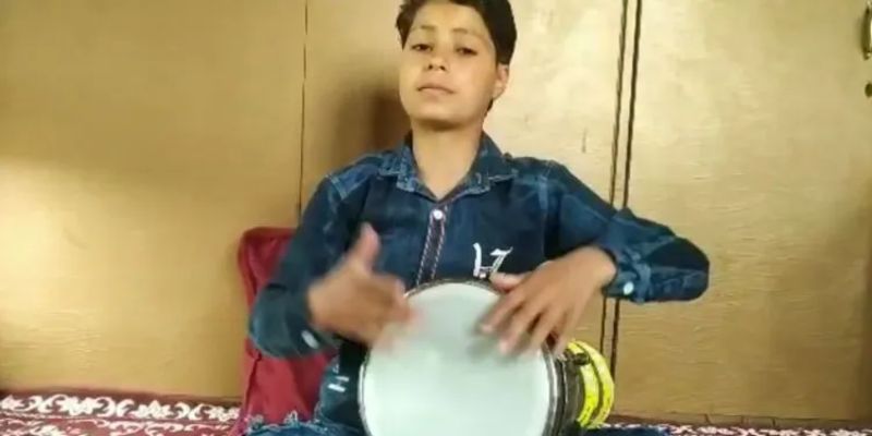 Lestarikan Budaya Kashmir, Penyanyi Cilik Cari Kesempatan untuk Bisa Tampil di Bollywood
