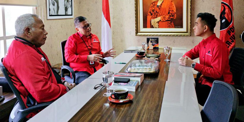 Diduga Terkait Pertemuan dengan Prabowo, Gibran Diundang DPP PDIP