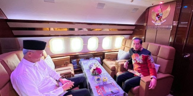 Ganjar Numpang Pesawat Kepresidenan, Aktivis 98 Desak Jokowi Diperiksa KPK