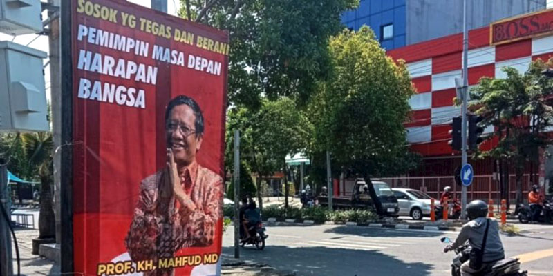 Masuk Bursa Cawapres, Baliho Mahfud MD Mulai Bermunculan di Surabaya