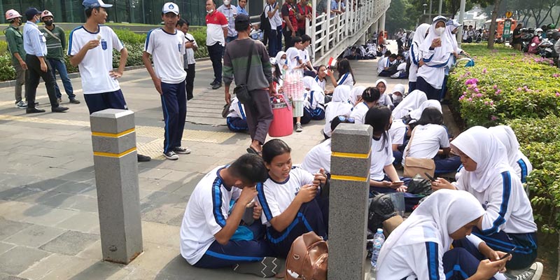 Siswa SMA 7 Jakarta Antusias Sambut Arak-arakan Atlet Indonesia