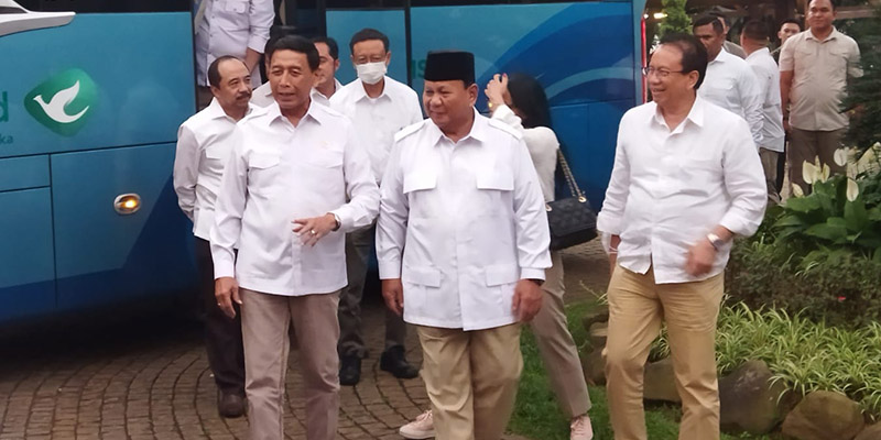 Prabowo Minta <i>Bekingan</i> Wiranto Supaya Menangi Pilpres 2024?