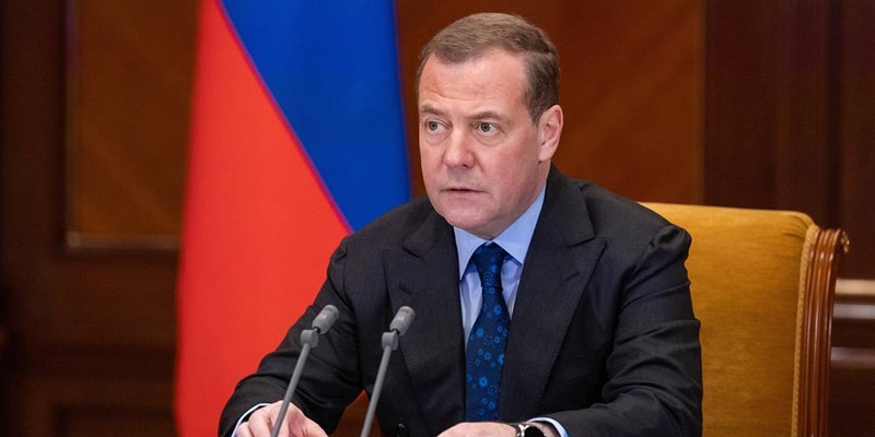 Medvedev: Setelah Menarik Diri dari CFE, Rusia Bebas Maksimalkan Produksi Senjata dan Alat Pemusnah