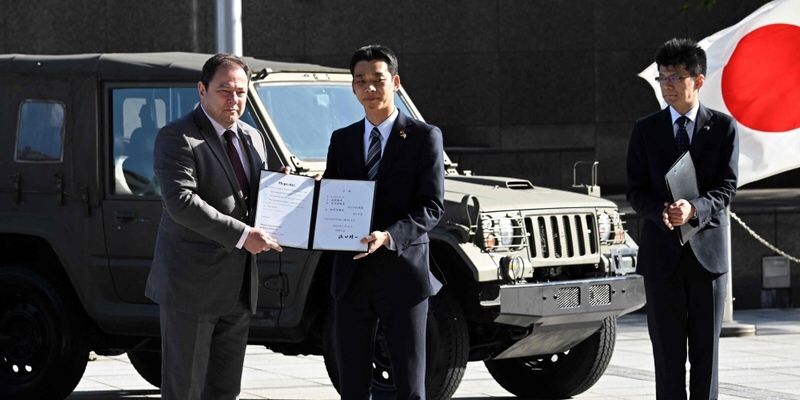 Perluas Bantuan, Jepang akan Kirim Ratusan Kendaraan Militer untuk Ukraina