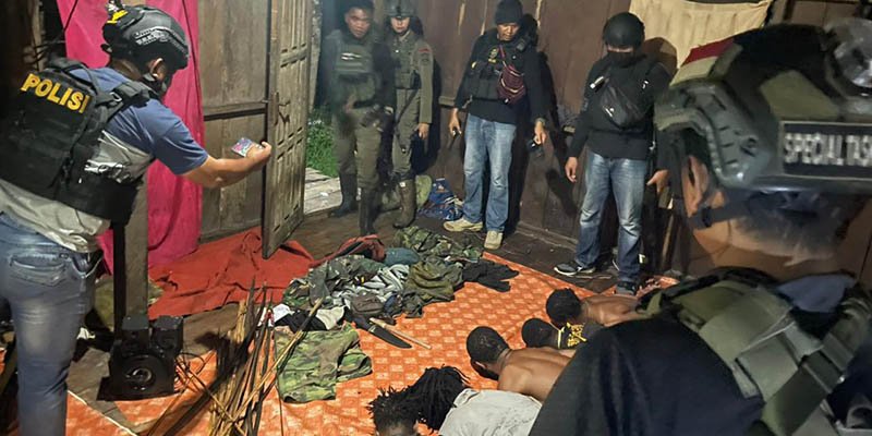 Polisi Gerebek Tempat Persembunyian KKB di Yahukimo, 9 Orang Diamankan