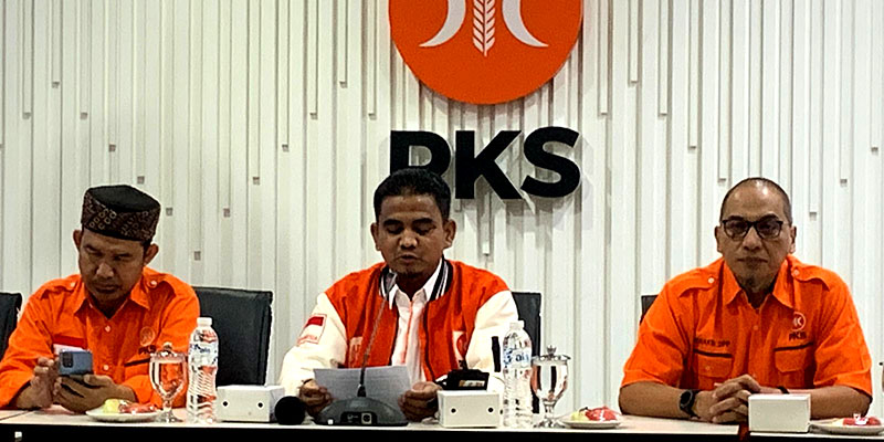 Kritisi Buruh Dukung Ganjar, PKS: Partainya Pengusung Omnibus Law dan Jateng UMP Paling Rendah se-Indonesia<i>!</i>