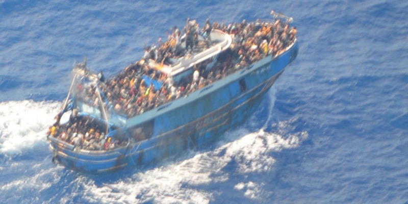 Sembilan Tersangka Penyelundup Manusia Ditangkap Setelah Kapal Migran Karam di Laut Yunani