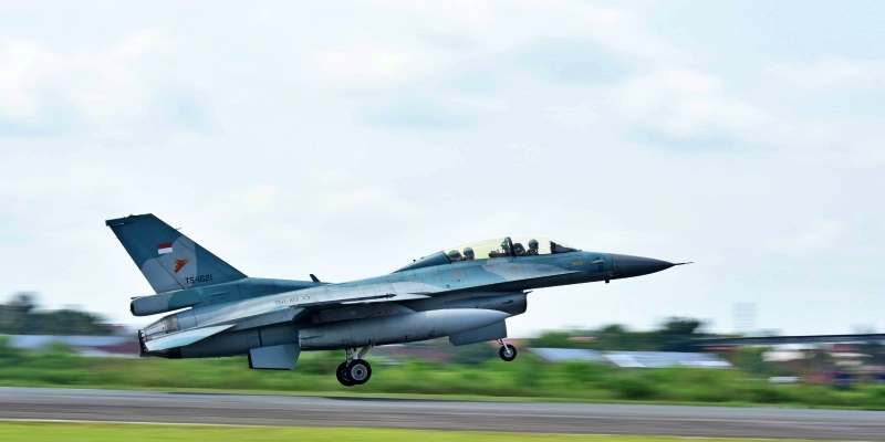 TNI AU dan USAF Mulai Berlatih Pertempuran Udara Satu Lawan Satu di Pekanbaru