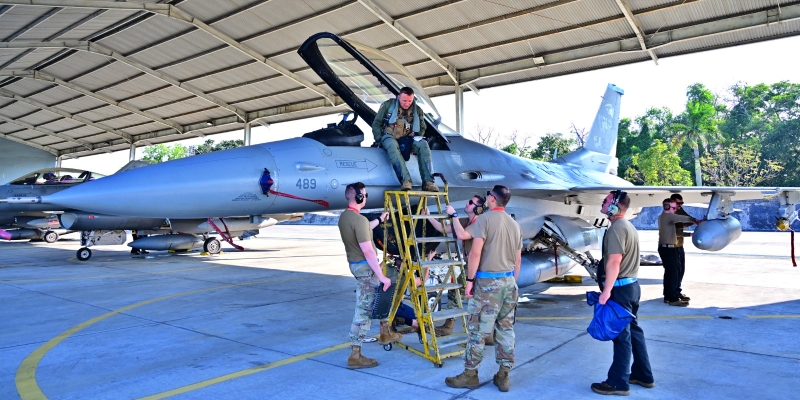 Gelar Latihan Gabungan, Enam Pesawat F-16 Angkatan Udara AS Tiba di Pekanbaru