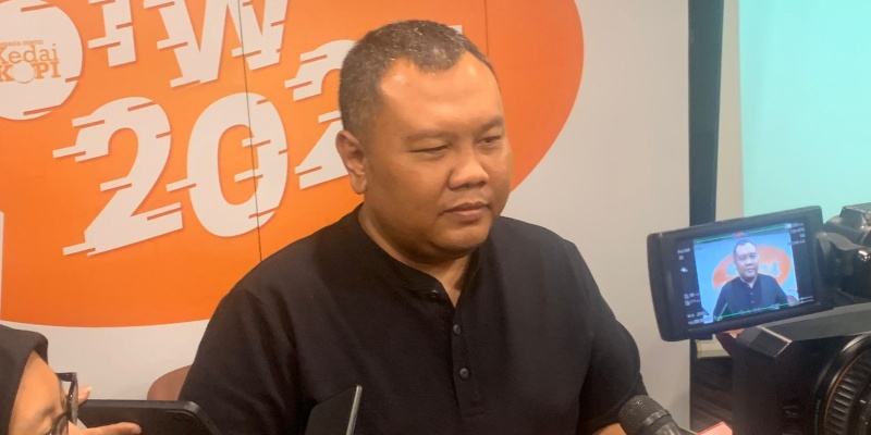 Hak Butet Berpantun, Sekarang Labelnya Seniman PDIP