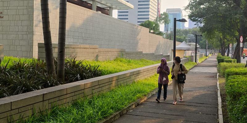 Trotoar Kedubes AS di Jakarta Kini Bisa Dilintasi Pejalan Kaki