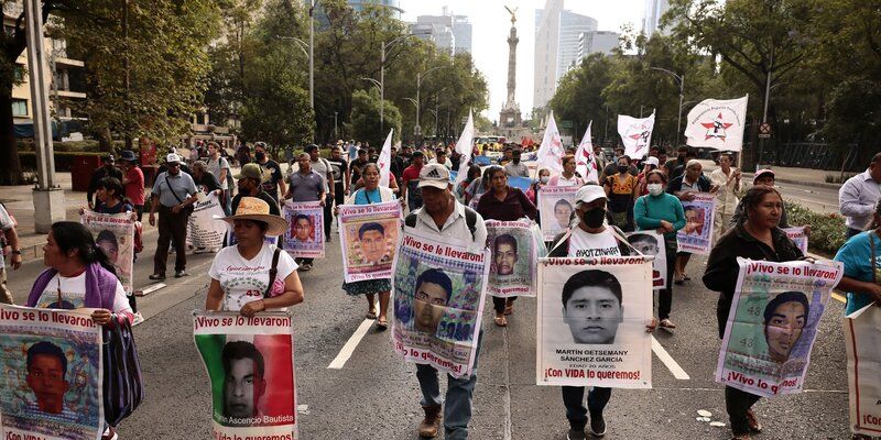 Terlibat Penculikan 43 Mahasiswa, Delapan Tentara Meksiko Diseret ke Penjara