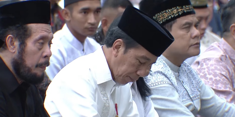 Shalat Iduladha di Jogja, Jokowi Ditempel Ketua MK