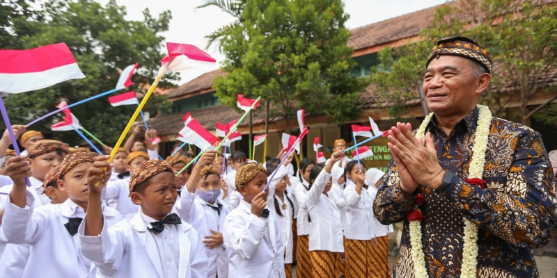 Napak Tilas di Sekolah Bapak Proklamator, Muhadjir Dukung Pembangunan Galeri Sukarno