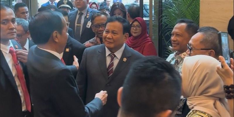 Akrab di Malaysia Tanda Jokowi-Prabowo Saling Dukung