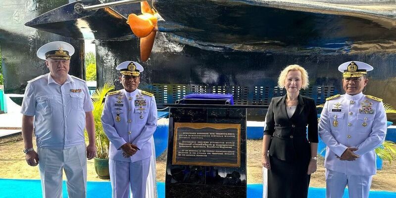 Russia Day, Dubes Vorobieva Kunjungi Monumen Kapal Selam Pasopati Surabaya