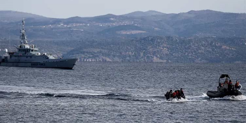 Kapal Perang Rusia Selamatkan Puluhan Migran yang Terdampar di Laut Mediterania