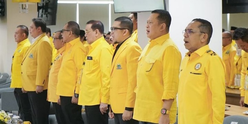 Wakil Ketua Umum Partai Golkar, Bambang Soesatyo (kedua dari kanan), mendampingi Ketua Umum, Airlangga Hartarto, saat Rakernas di DPP Golkar/Ist