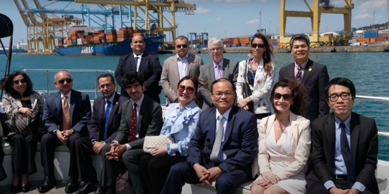 Duta Besar dari Lima Negara ASEAN Berkunjung ke Pelabuhan Barcelona