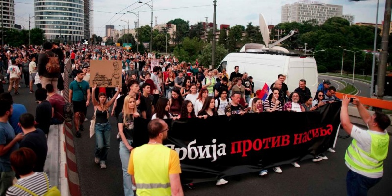 Warga Serbia Gelar Protes Anti-Pemerintah Besar-besaran