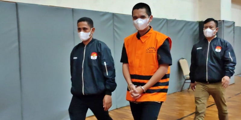 Pakai Rompi Tahanan, Mantan Komisaris Wika Dadan Tri Yudianto Langsung Ditahan KPK