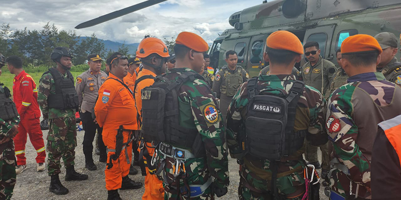 Cuaca Buruk, Aparat Gabungan Gagal Evakuasi Korban Pesawat Sam Air yang Jatuh di Yalimo