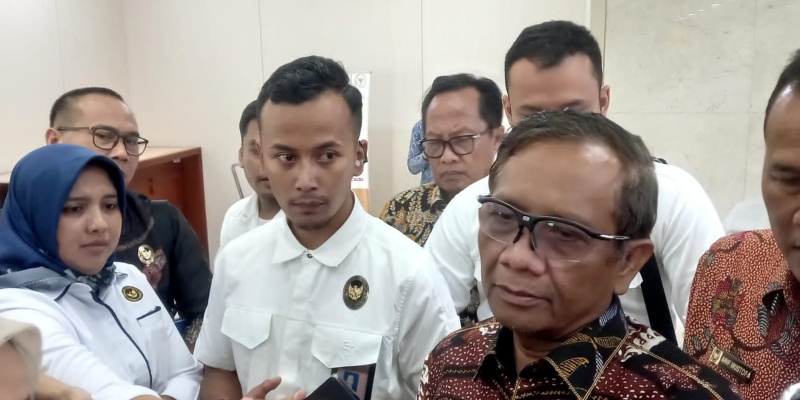 Mahfud MD Akui Titip Pesan ke Denny Indrayana Capreskan Anies Baswedan