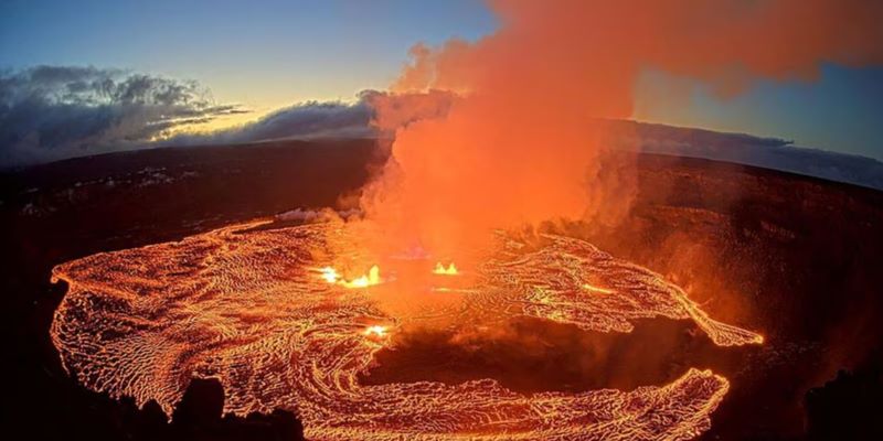 Gunung Api Kilauea di Hawaii Meletus, Survei Geologi AS Pasang Tanda Peringatan untuk Jalur Penerbangan